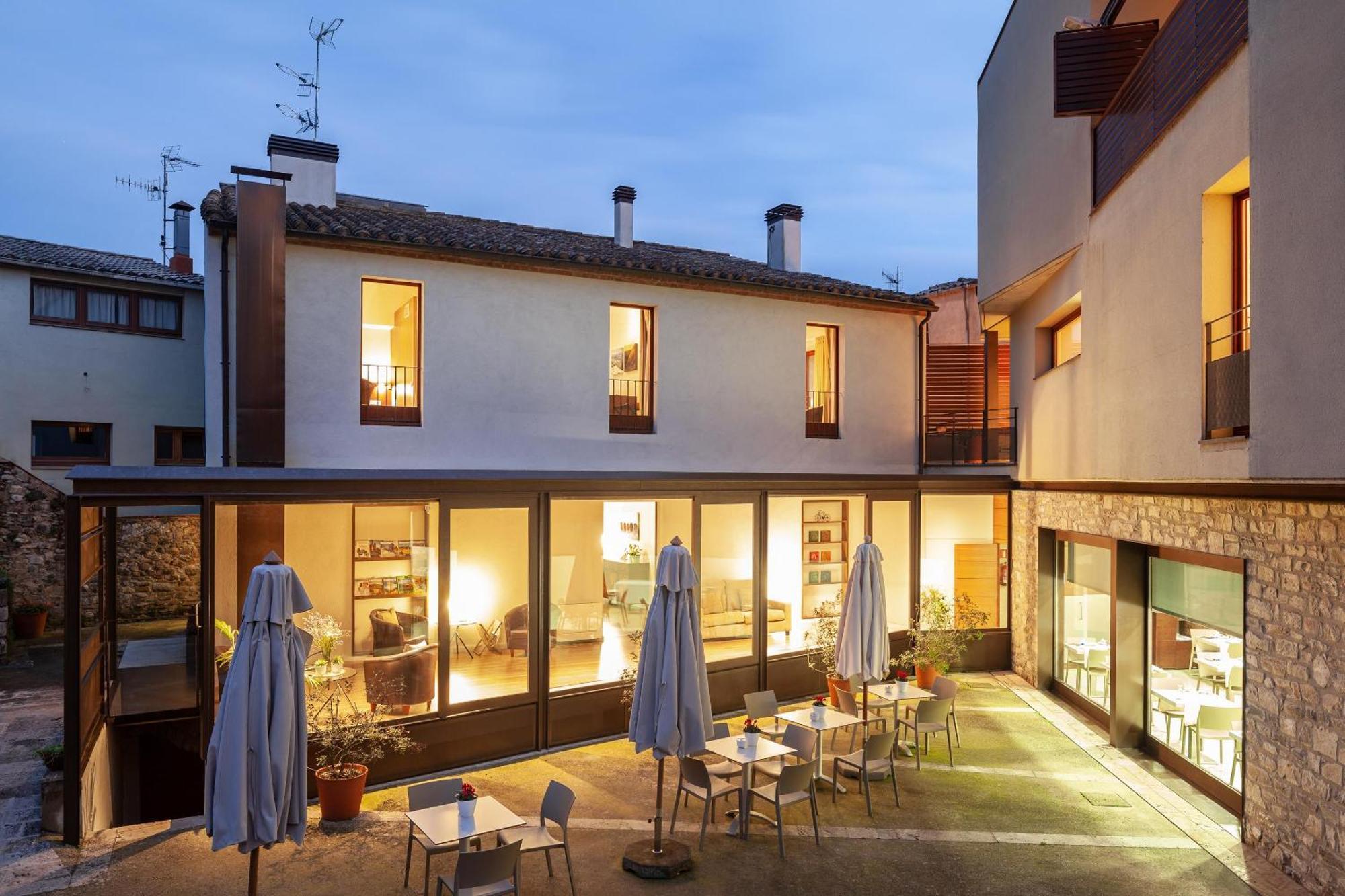Casa Marcial (Adults Only) Hotel Besalú Buitenkant foto